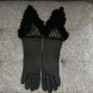 Elegant Black Women's Gloves with Fringe Detail